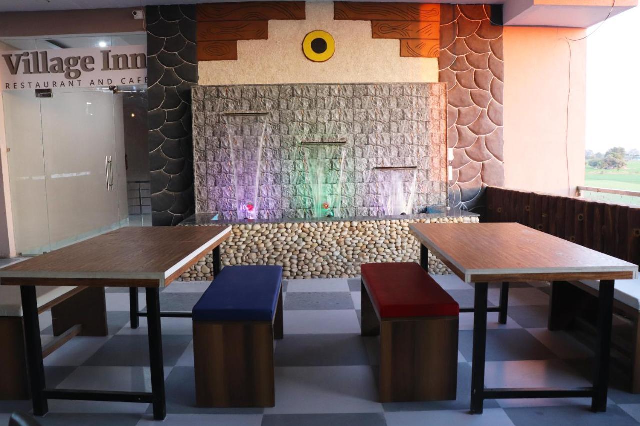 Pat Hotels Indore Extérieur photo