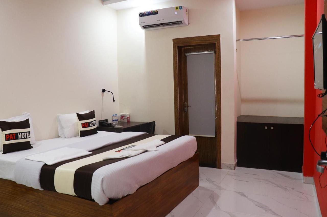 Pat Hotels Indore Extérieur photo