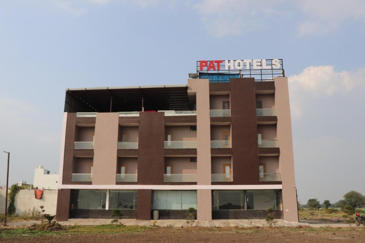 Pat Hotels Indore Extérieur photo