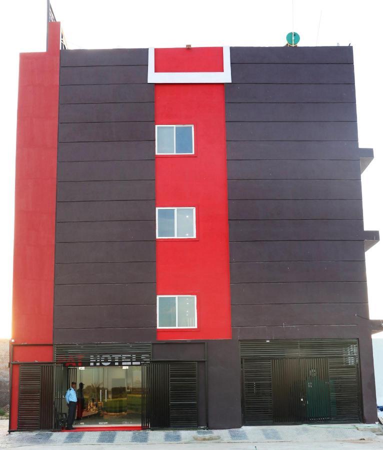 Pat Hotels Indore Extérieur photo