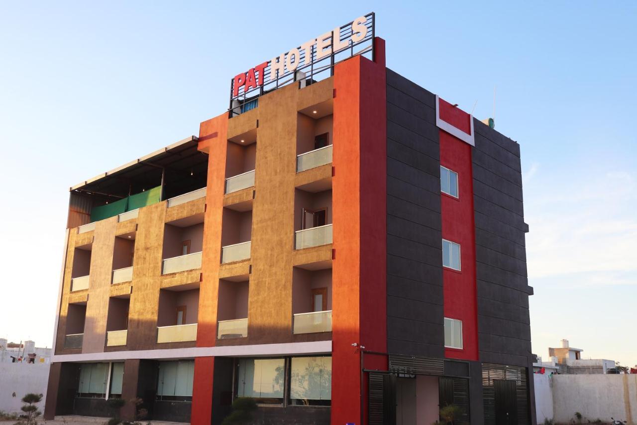 Pat Hotels Indore Extérieur photo