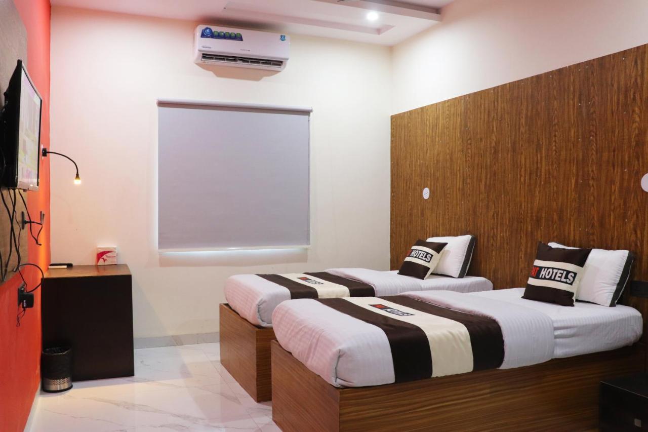 Pat Hotels Indore Extérieur photo