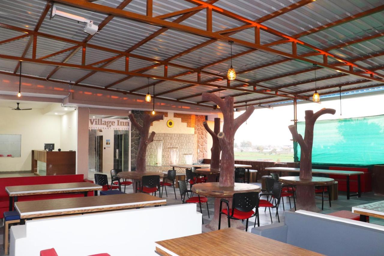Pat Hotels Indore Extérieur photo