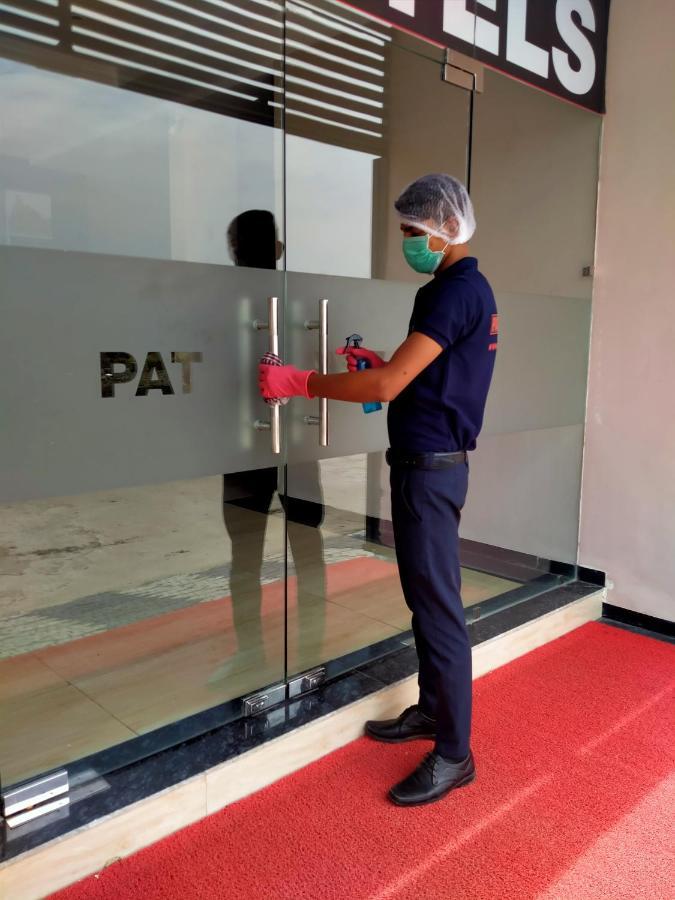 Pat Hotels Indore Extérieur photo