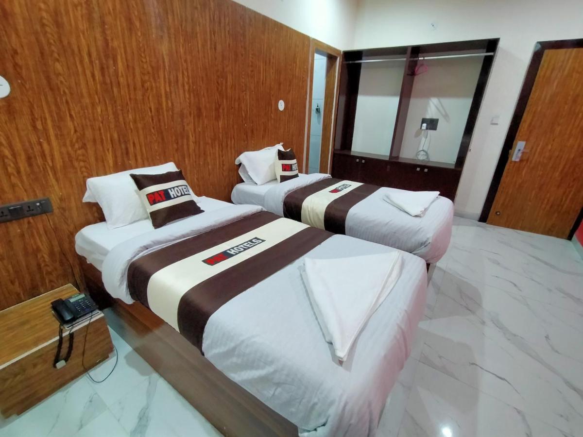 Pat Hotels Indore Extérieur photo