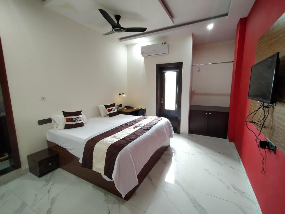 Pat Hotels Indore Extérieur photo